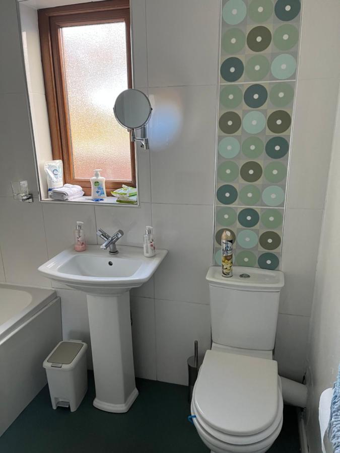 11 Parkmore Street, Ormeau Road, Belfast, Bt7 2Gt, 2 Bedroom House מראה חיצוני תמונה
